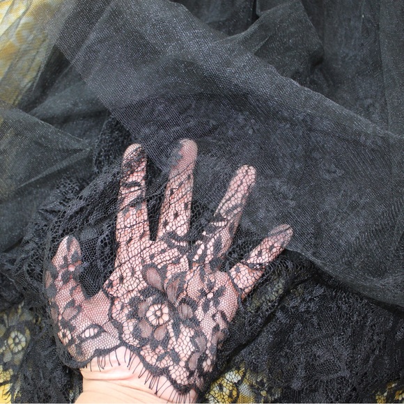 Mid length lace midi skirt with tile overlay and elastic waistband - Picture 5 of 7